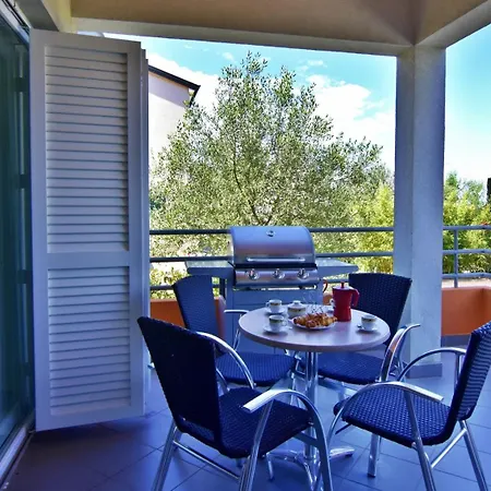 Apartman With Parking Spaces Dajla, Novigrad - 22735 Dajla